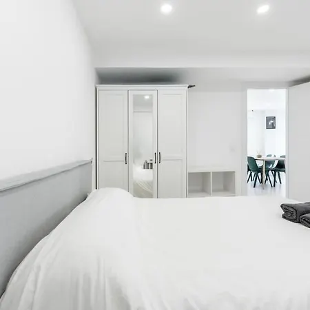 Apartment Reformado , Centrico , Wifi. *