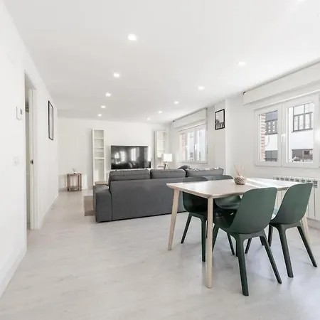 Reformado , Centrico , Wifi. Oviedo